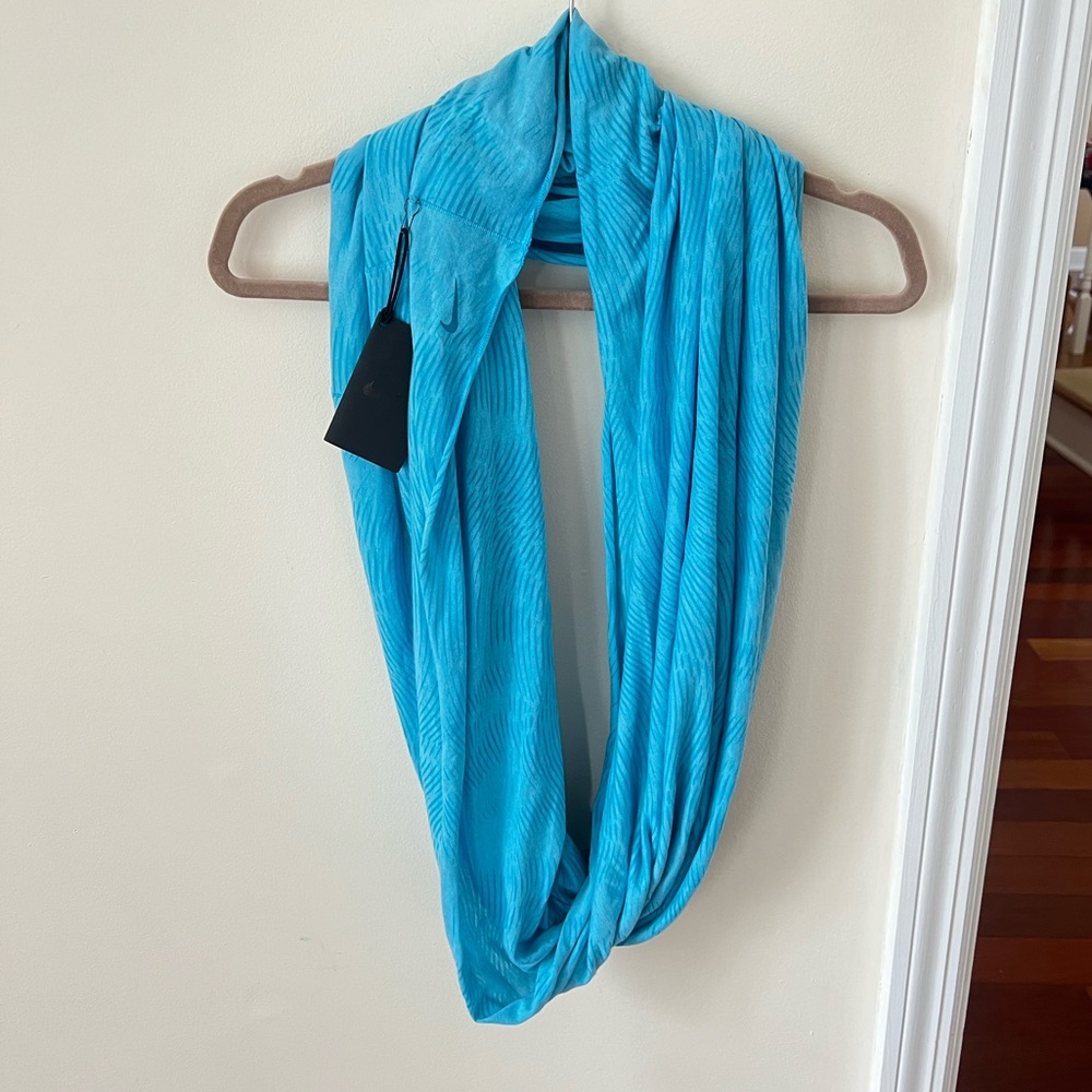 Women’s Baby Blue/Sky Blue Patterned Nike Athletic Infinity Scarf